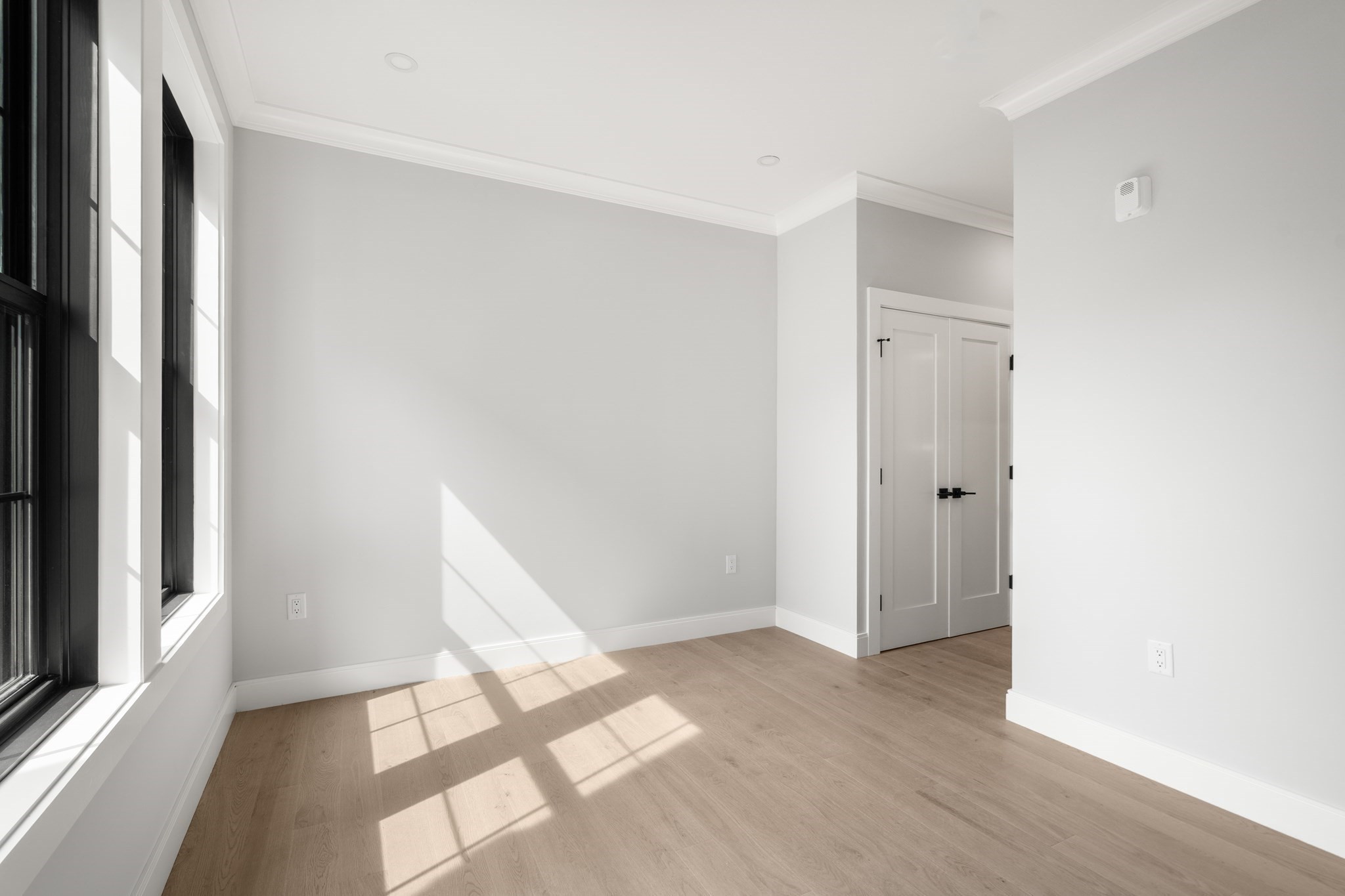 228 Washington Street # 2 Property Photo 9