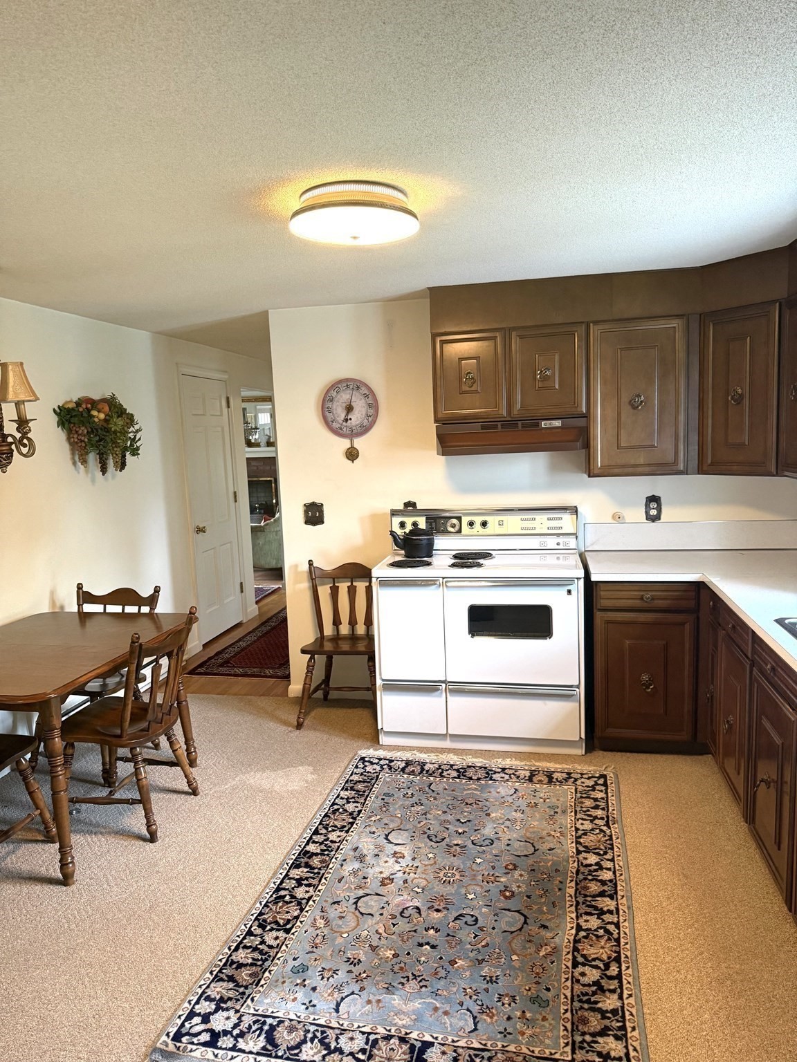 6 Gross Ln Property Photo 7