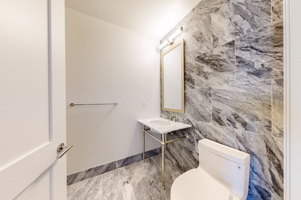 240 Devonshire Street # U3701 Property Photo 10