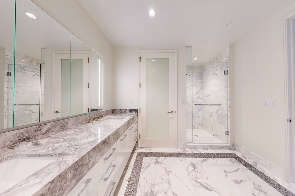 240 Devonshire Street # U3701 Property Photo 16