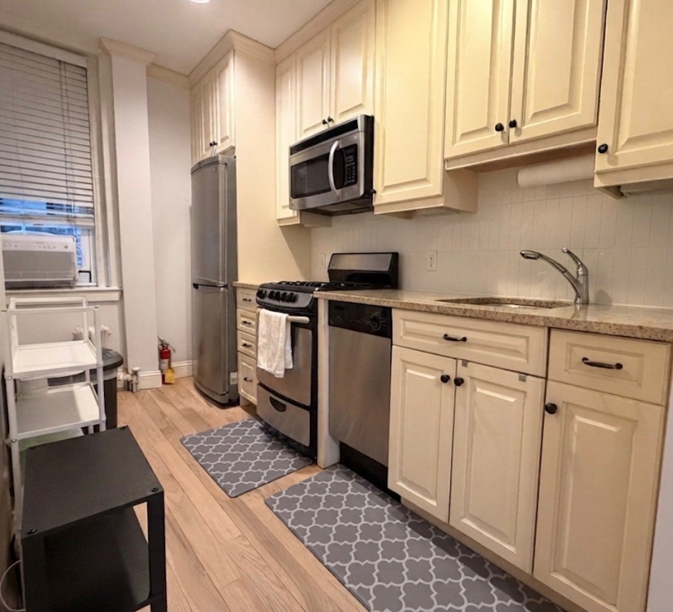 11 Irving St # 6 Property Photo 5