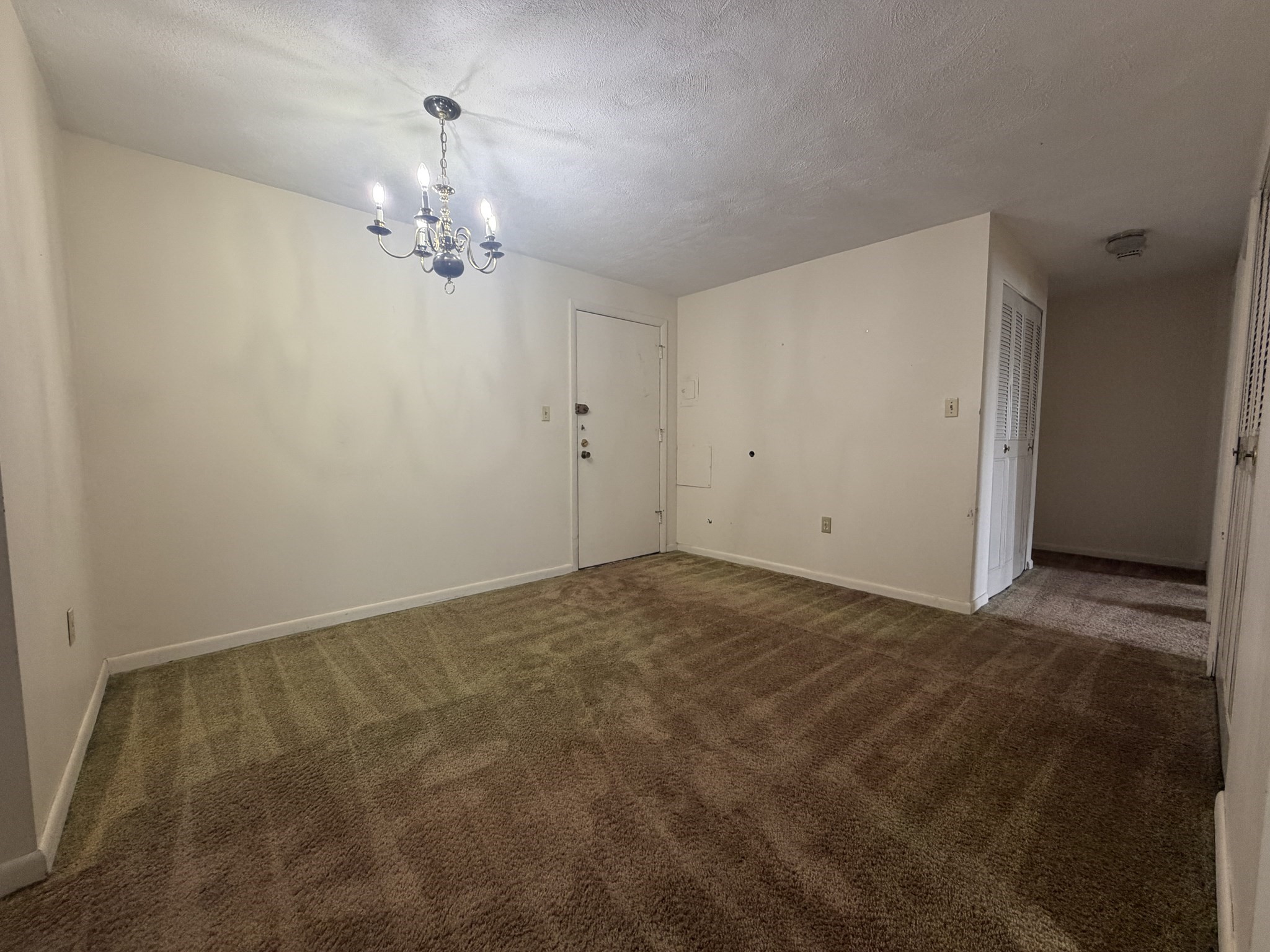 200 Governor's Dr # 13 Property Photo 2