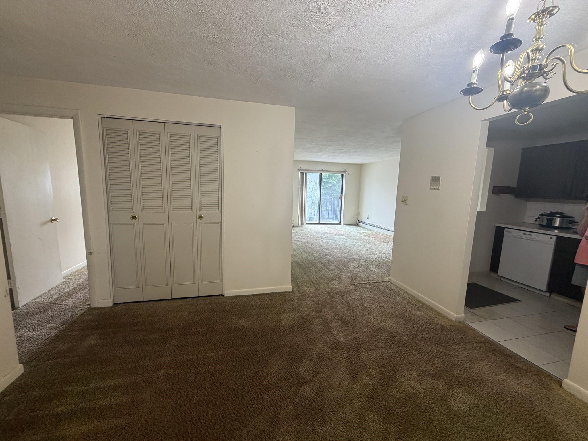 200 Governor's Dr # 13 Property Photo 3
