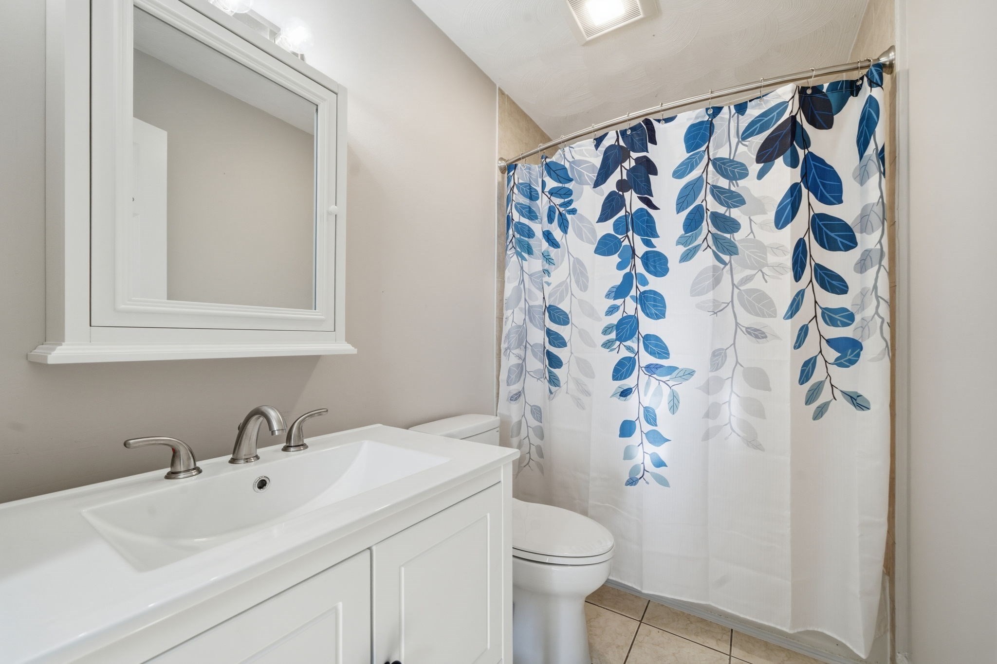 25 Sutton St # 25 Property Photo 8