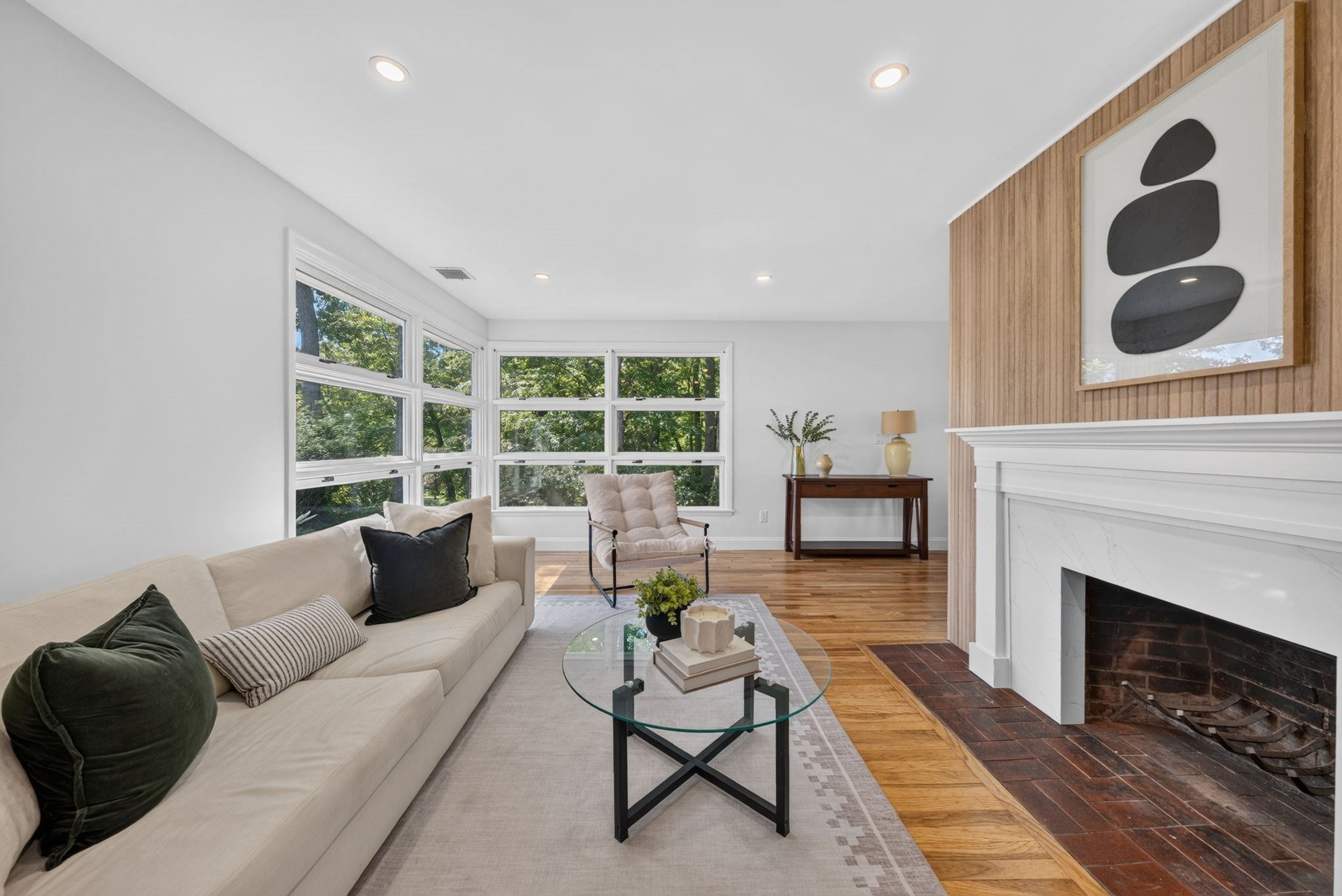 8 Everett St Property Photo 3