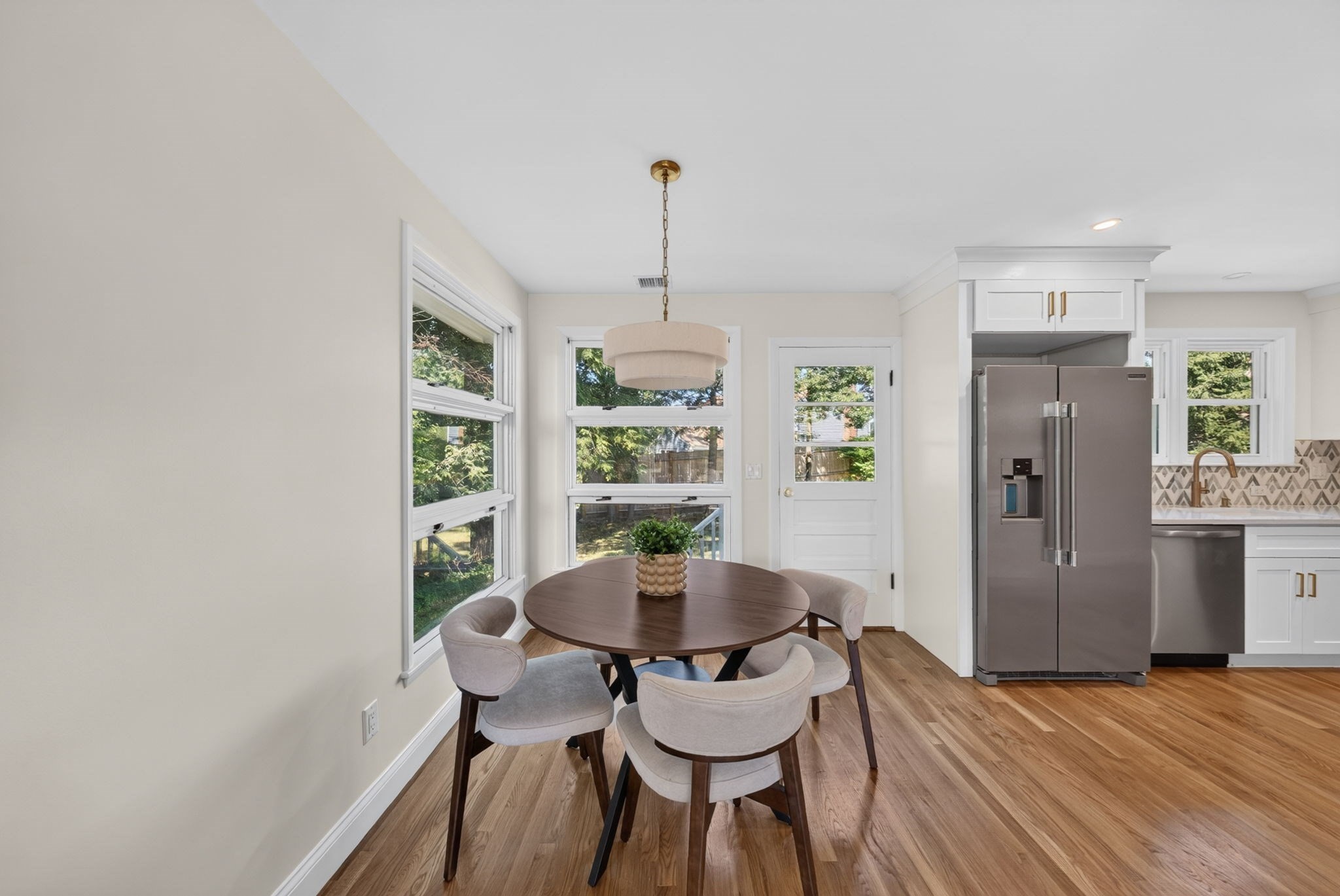 8 Everett St Property Photo 6
