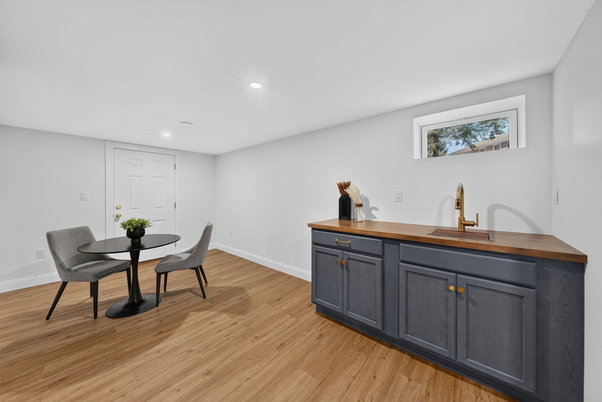 8 Everett St Property Photo 19