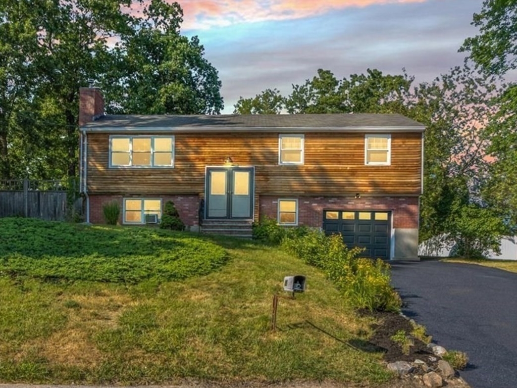 49 Longfellow Dr Property Photo 1
