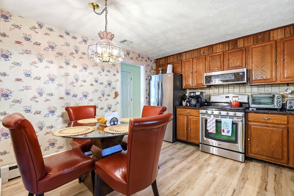 359 Howe Street Property Photo 6