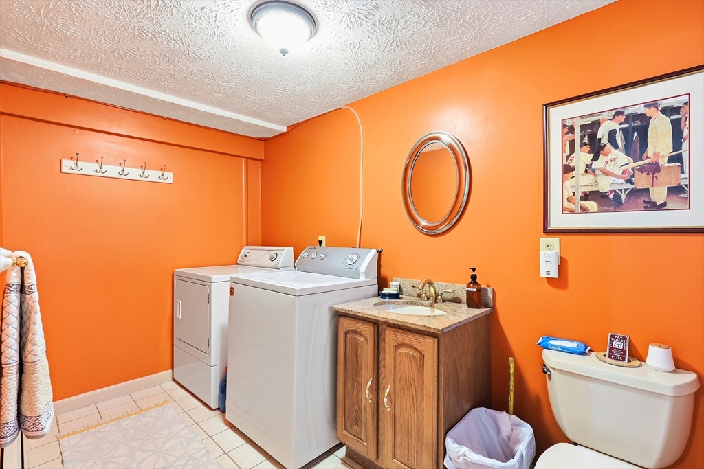 359 Howe Street Property Photo 28