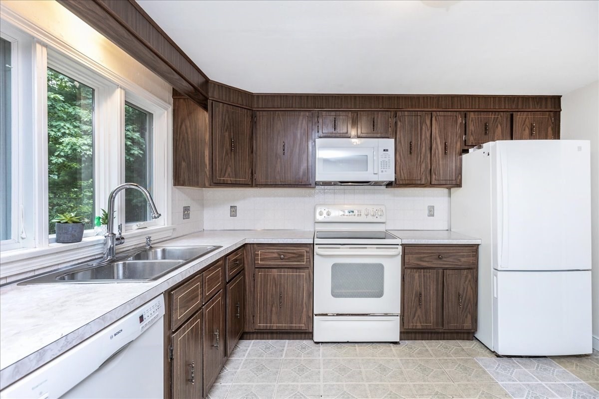 37 Kathleen Drive Property Photo 11