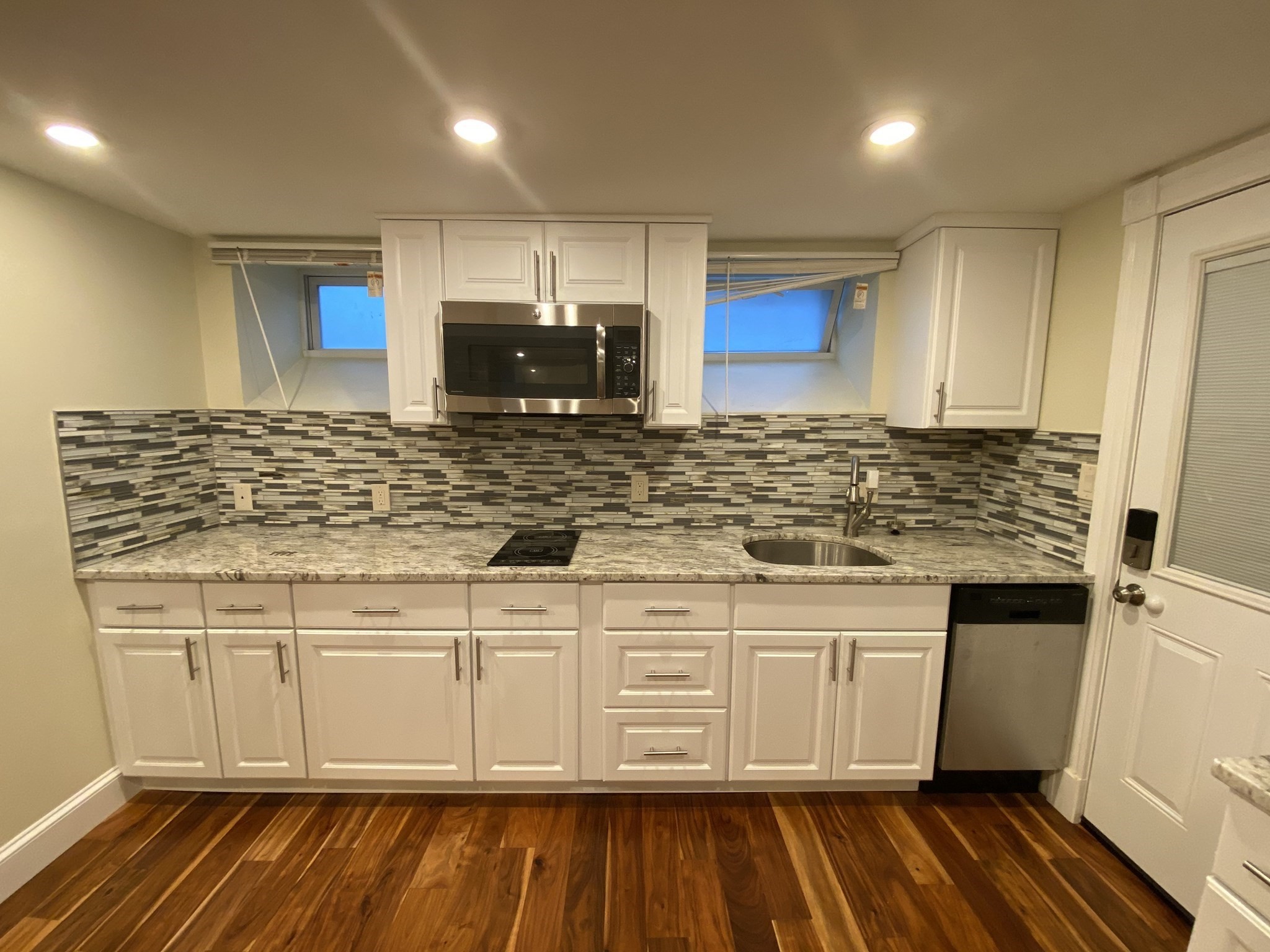 16 Crescent Ave. # B Property Photo 5