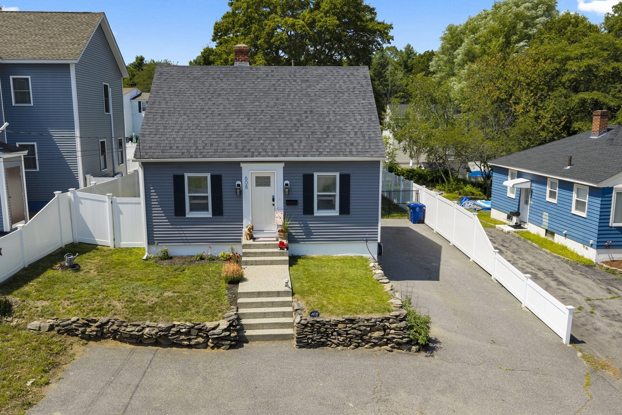 608 Abbott Ave Property Photo 2