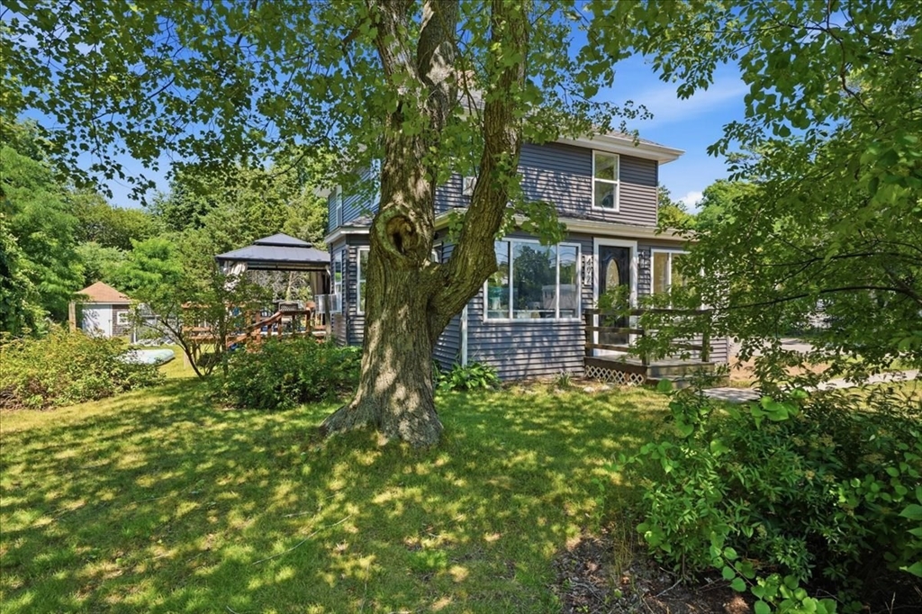 492 State Rd Property Photo 3