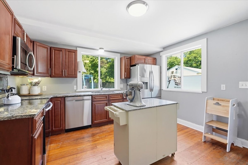 492 State Rd Property Photo 17