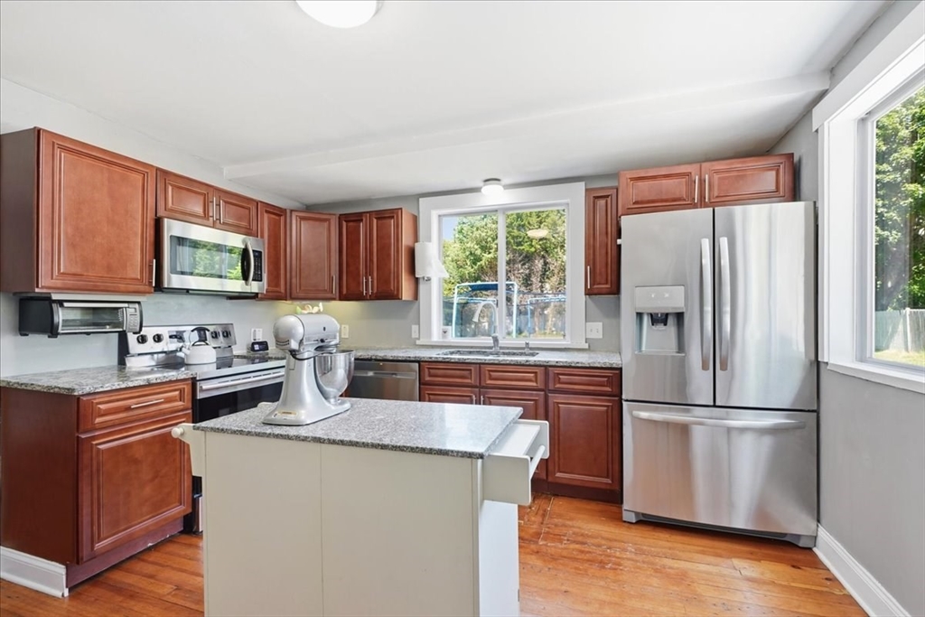 492 State Rd Property Photo 19