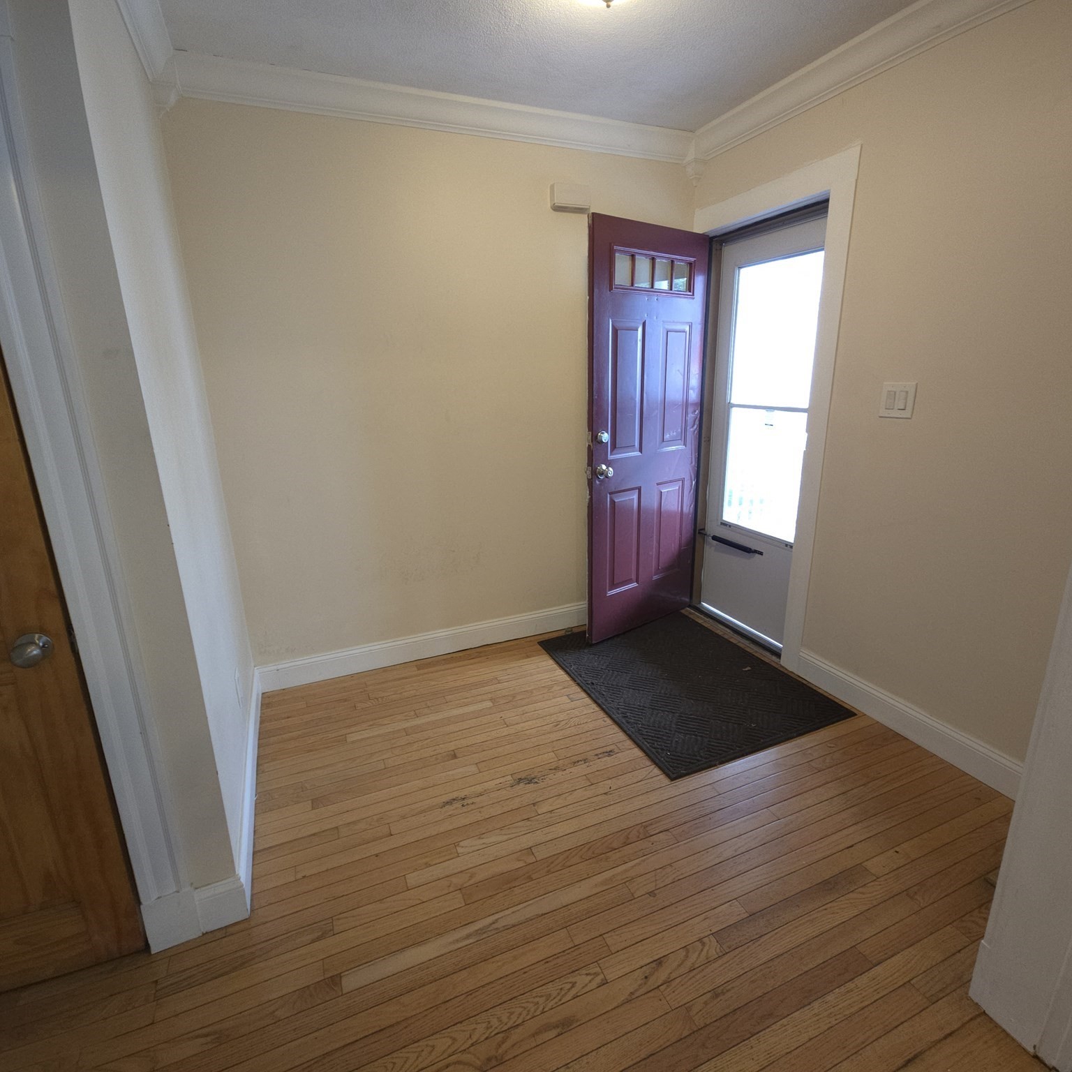 10-12 Alcott Park # 10 Property Photo 1