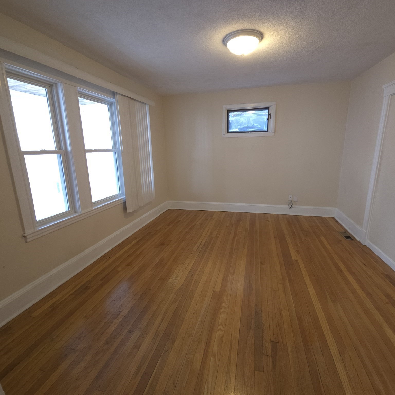 10-12 Alcott Park # 10 Property Photo 2