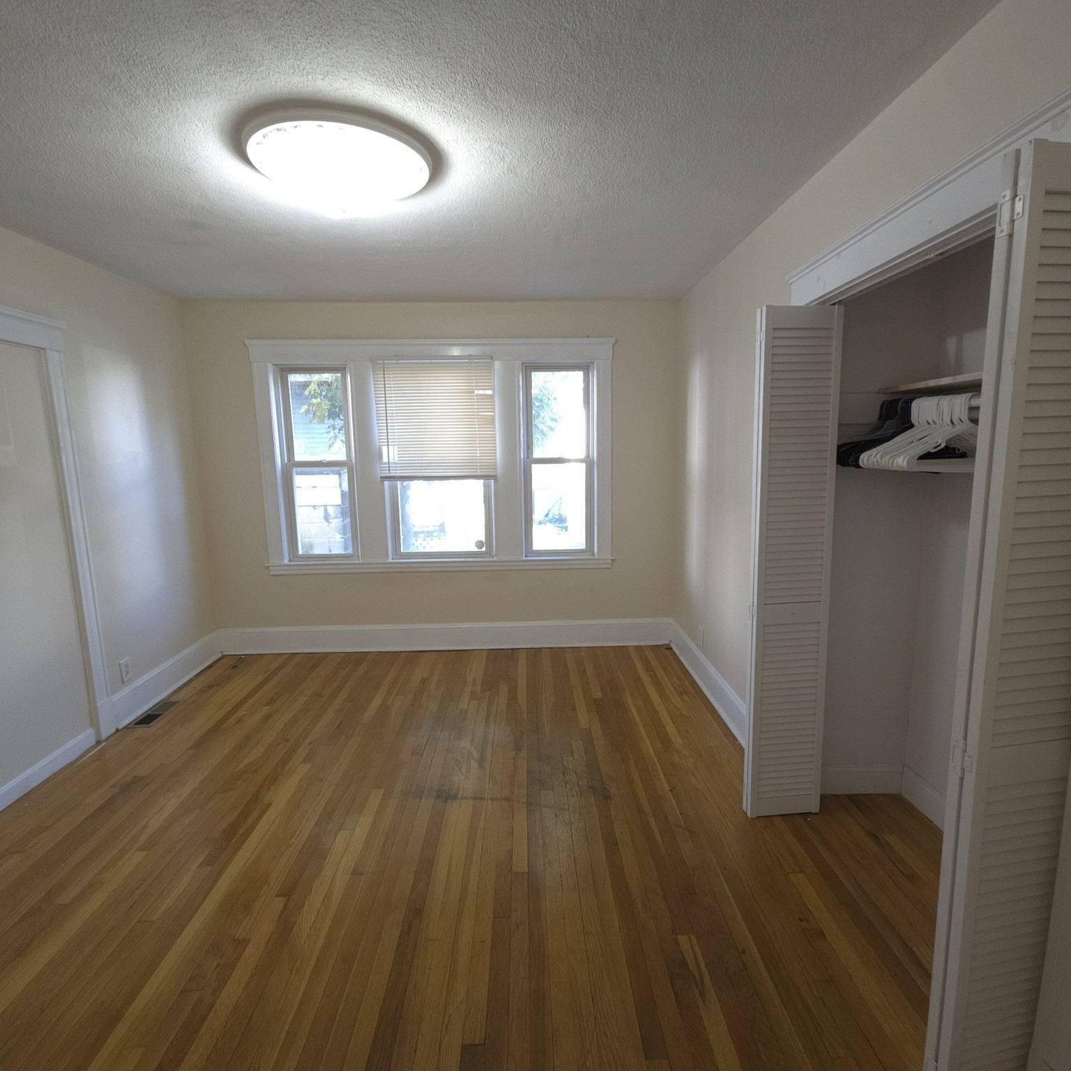 10-12 Alcott Park # 10 Property Photo 5