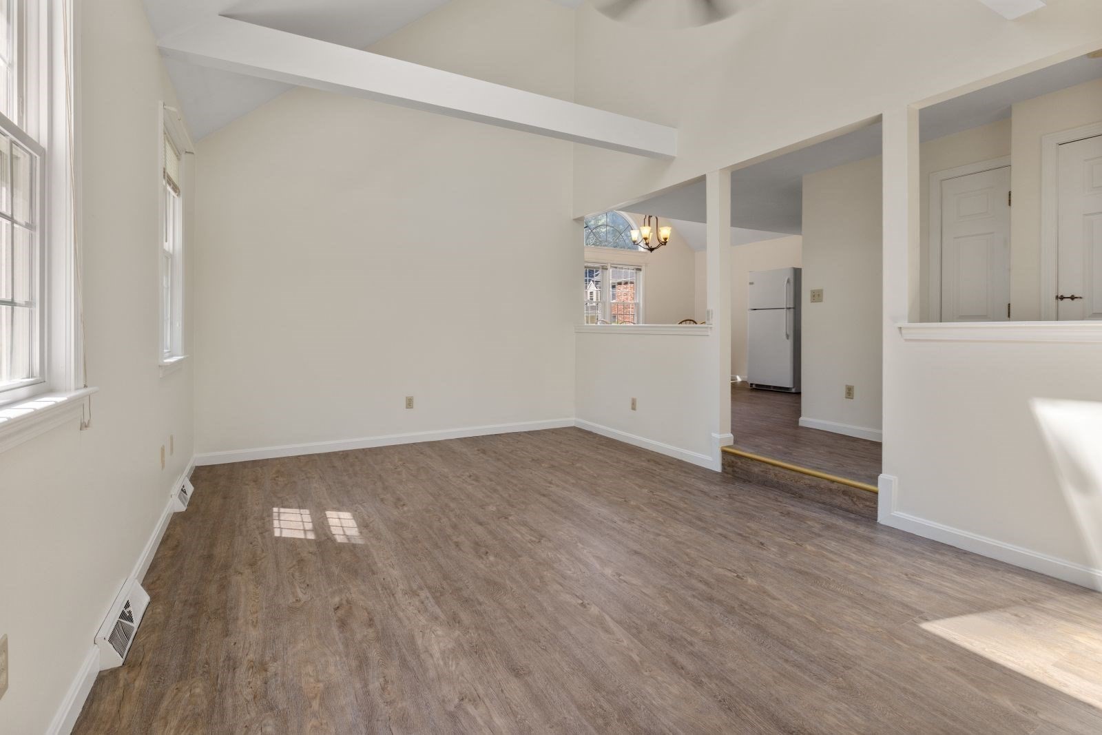 547 Washington St # C10 Property Photo 3