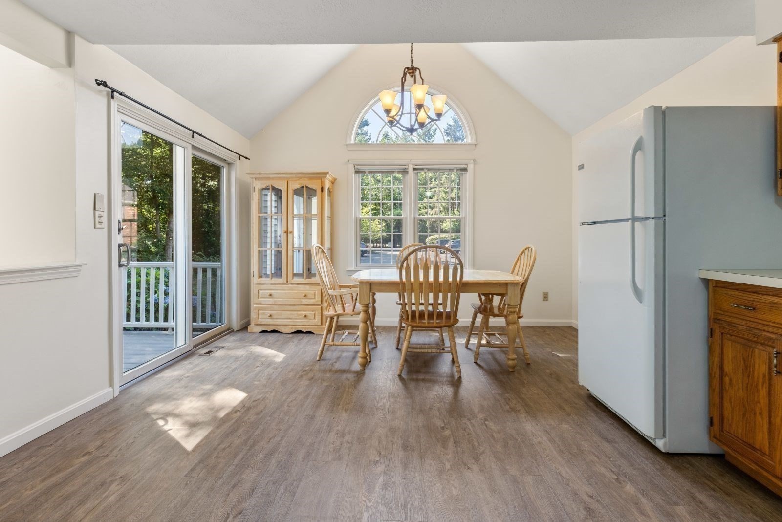 547 Washington St # C10 Property Photo 5
