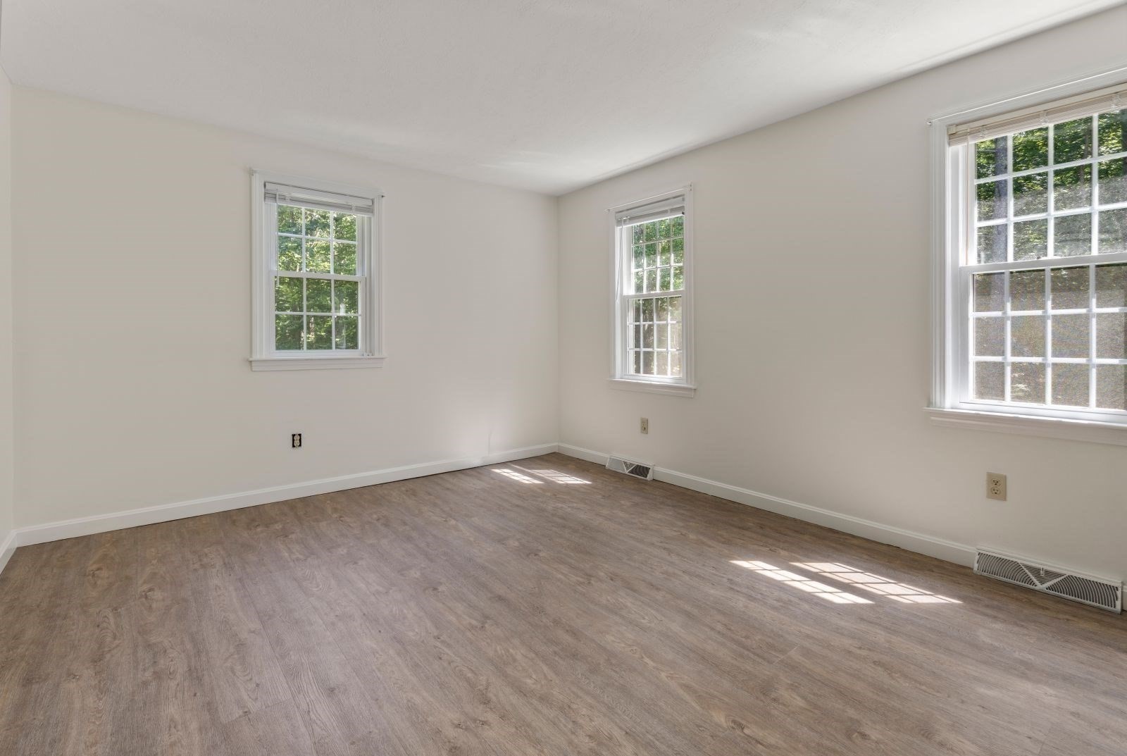 547 Washington St # C10 Property Photo 15