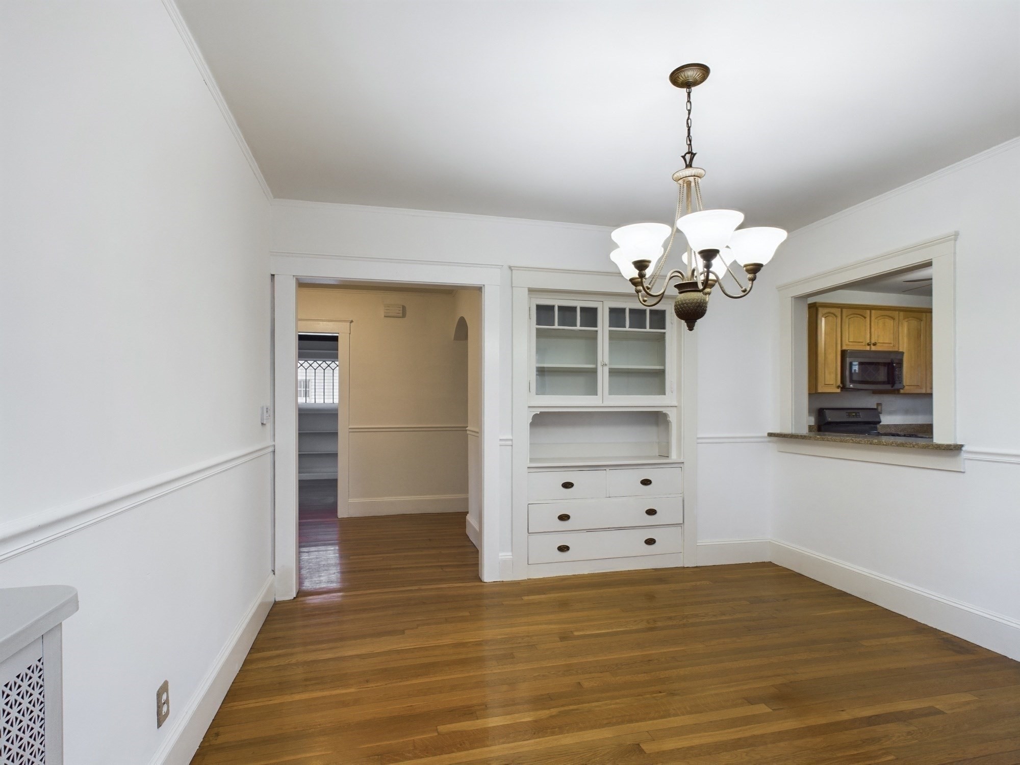 25 Rowe St # 1 Property Photo 6