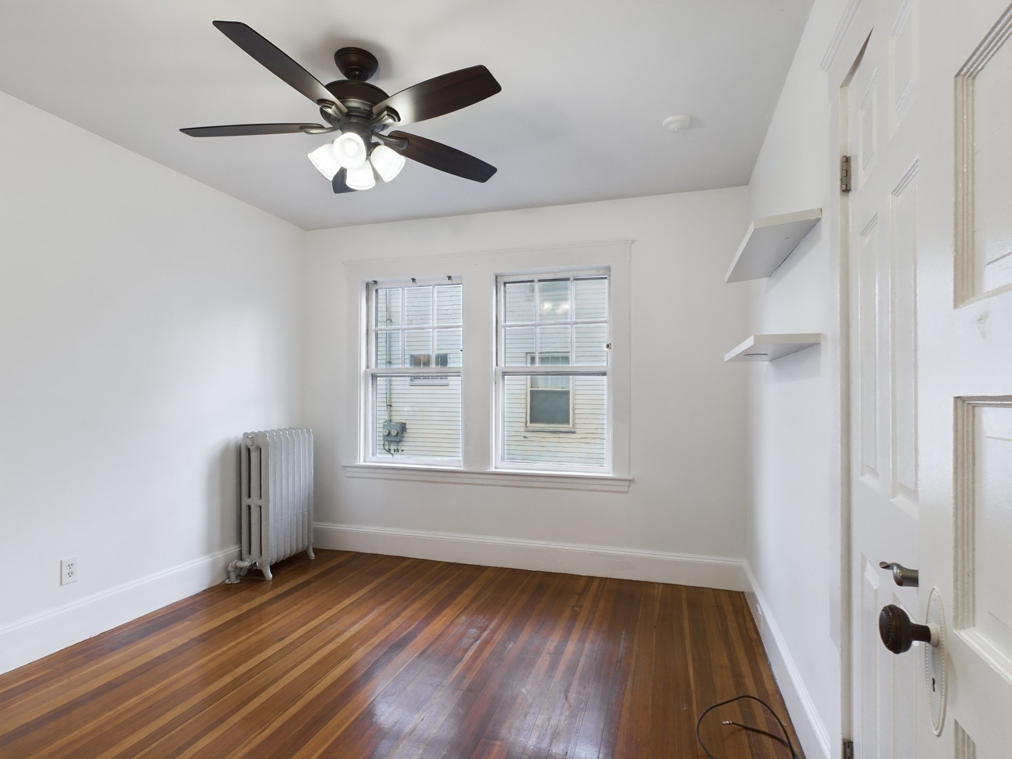 25 Rowe St # 1 Property Photo 8