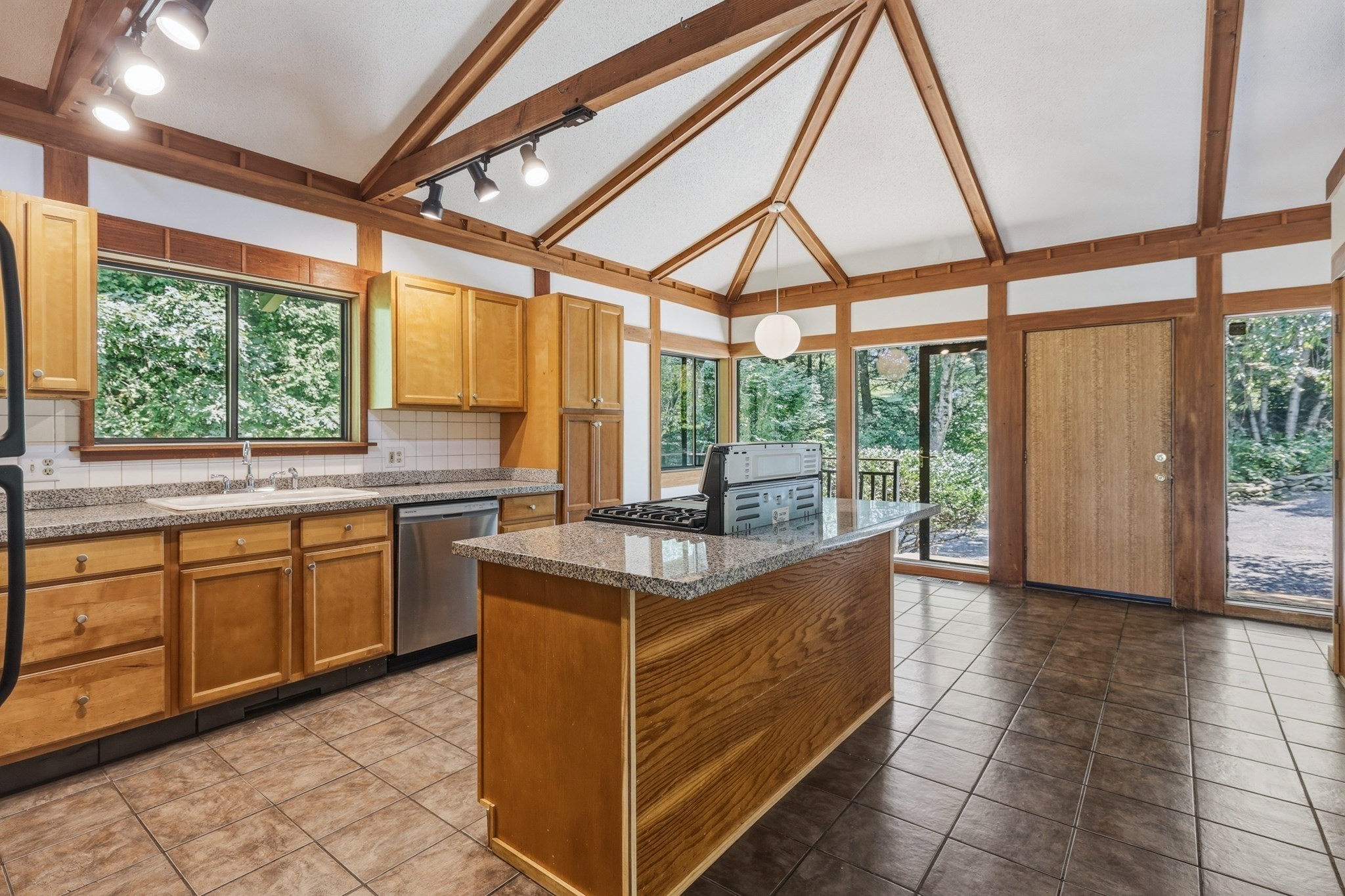 5 Laurel Ridge Dr Property Photo 6