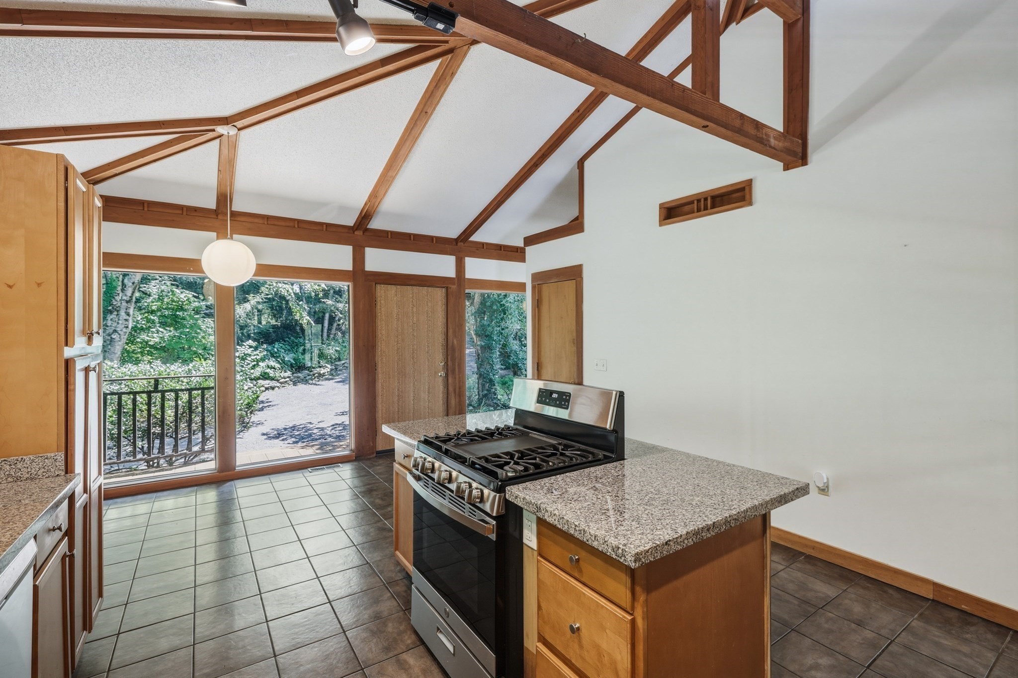 5 Laurel Ridge Dr Property Photo 7