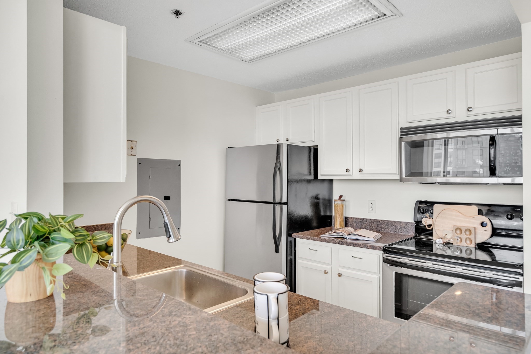 169 Monsignor Obrien Hwy # 715 Property Photo 9