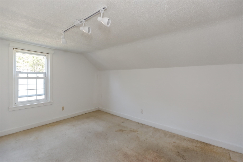 147 Smith St Property Photo 15