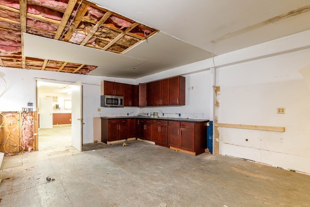10 Jerry Street Property Photo 8
