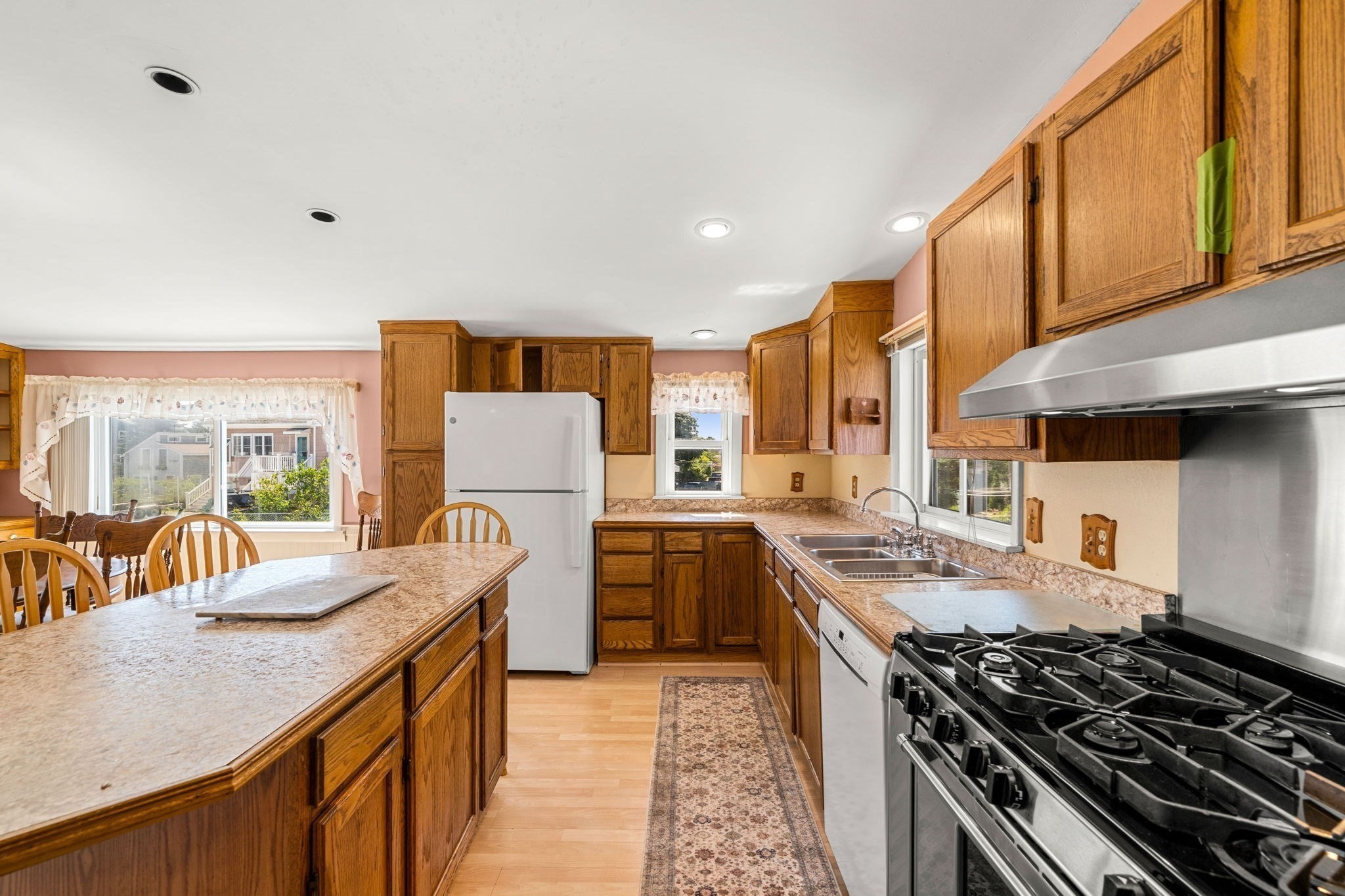 10 70th Street Property Photo 5