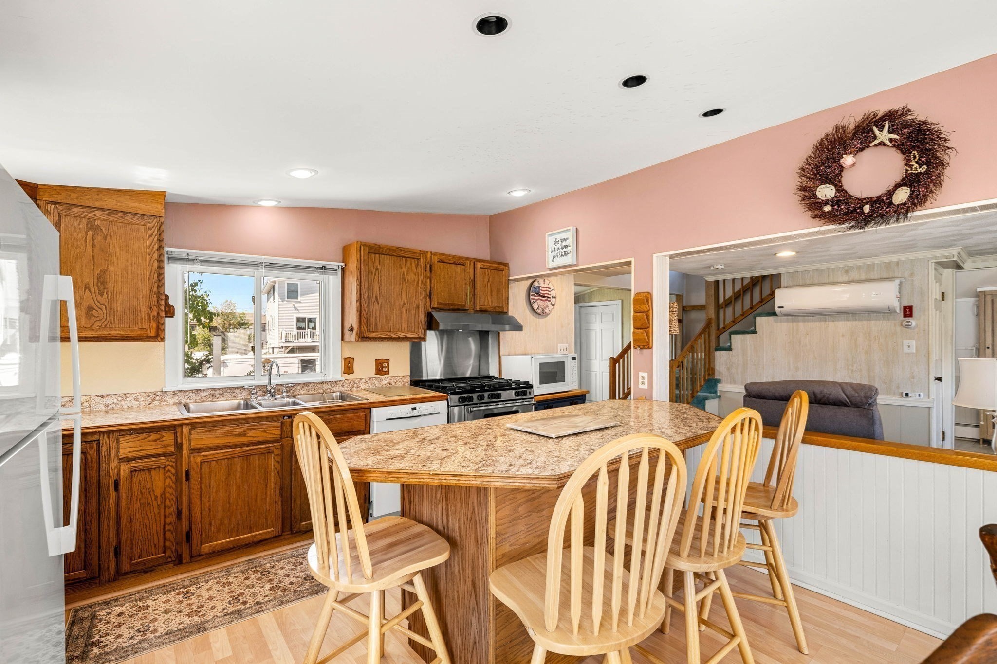 10 70th Street Property Photo 7