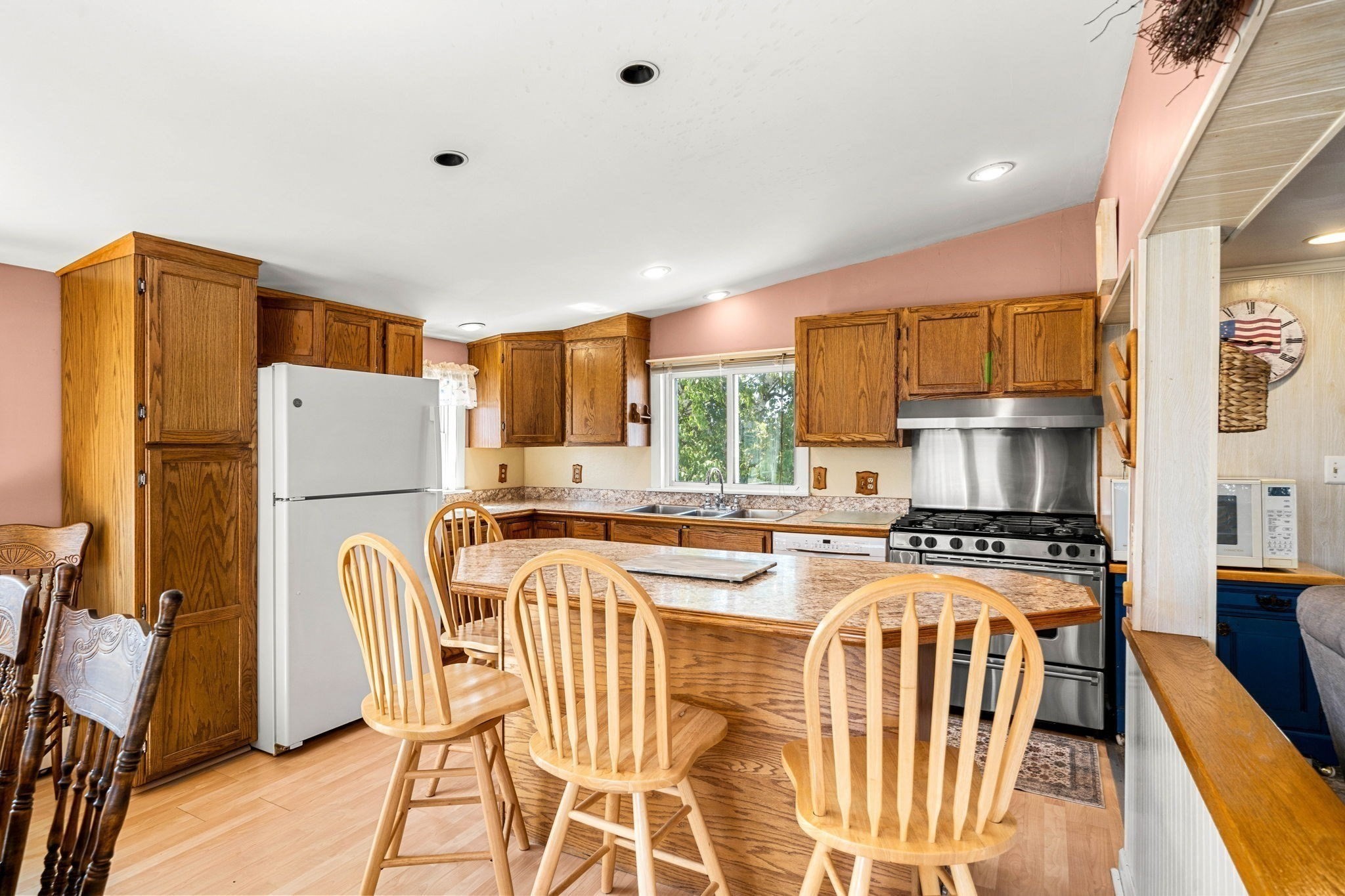 10 70th Street Property Photo 8