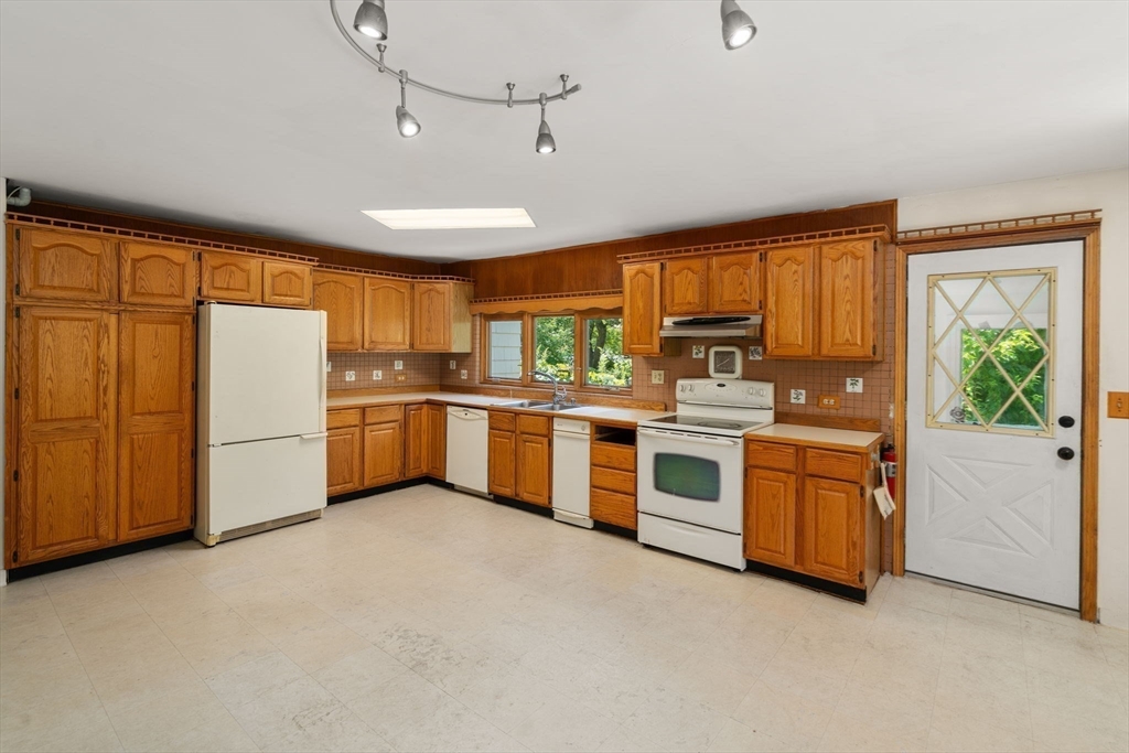 55 Chestnut St Property Photo 11