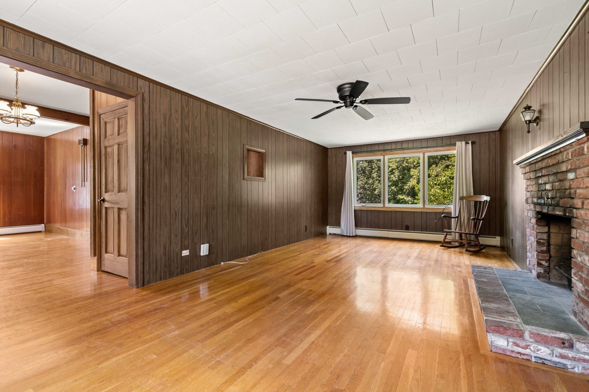554 Hildreth St Property Photo 8