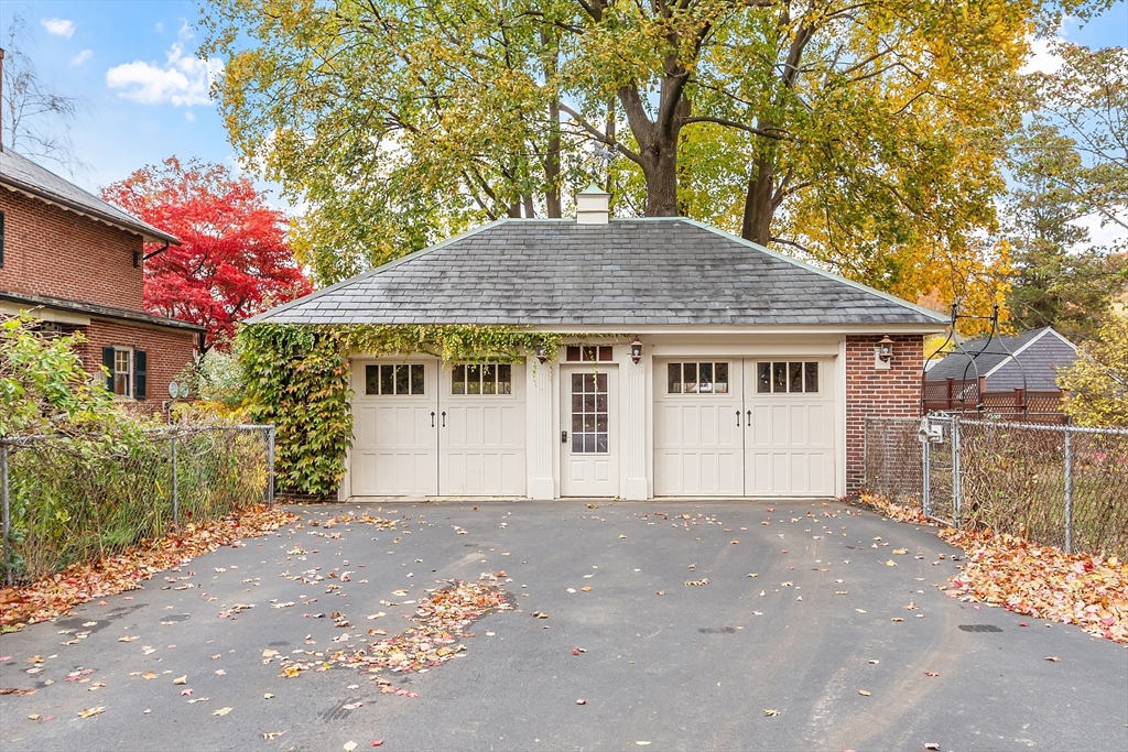 144 Hanks Street Property Photo 4