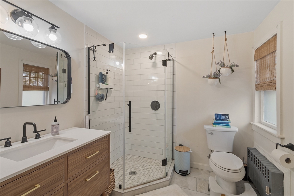 144 Hanks Street Property Photo 24
