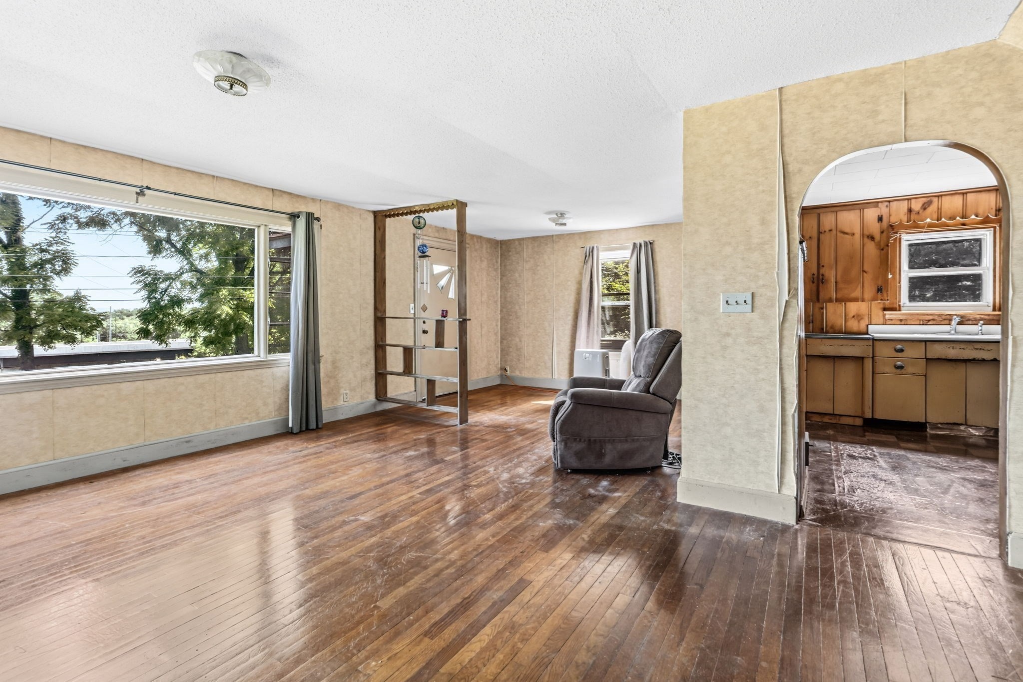 8 Underwood Ave Property Photo 11