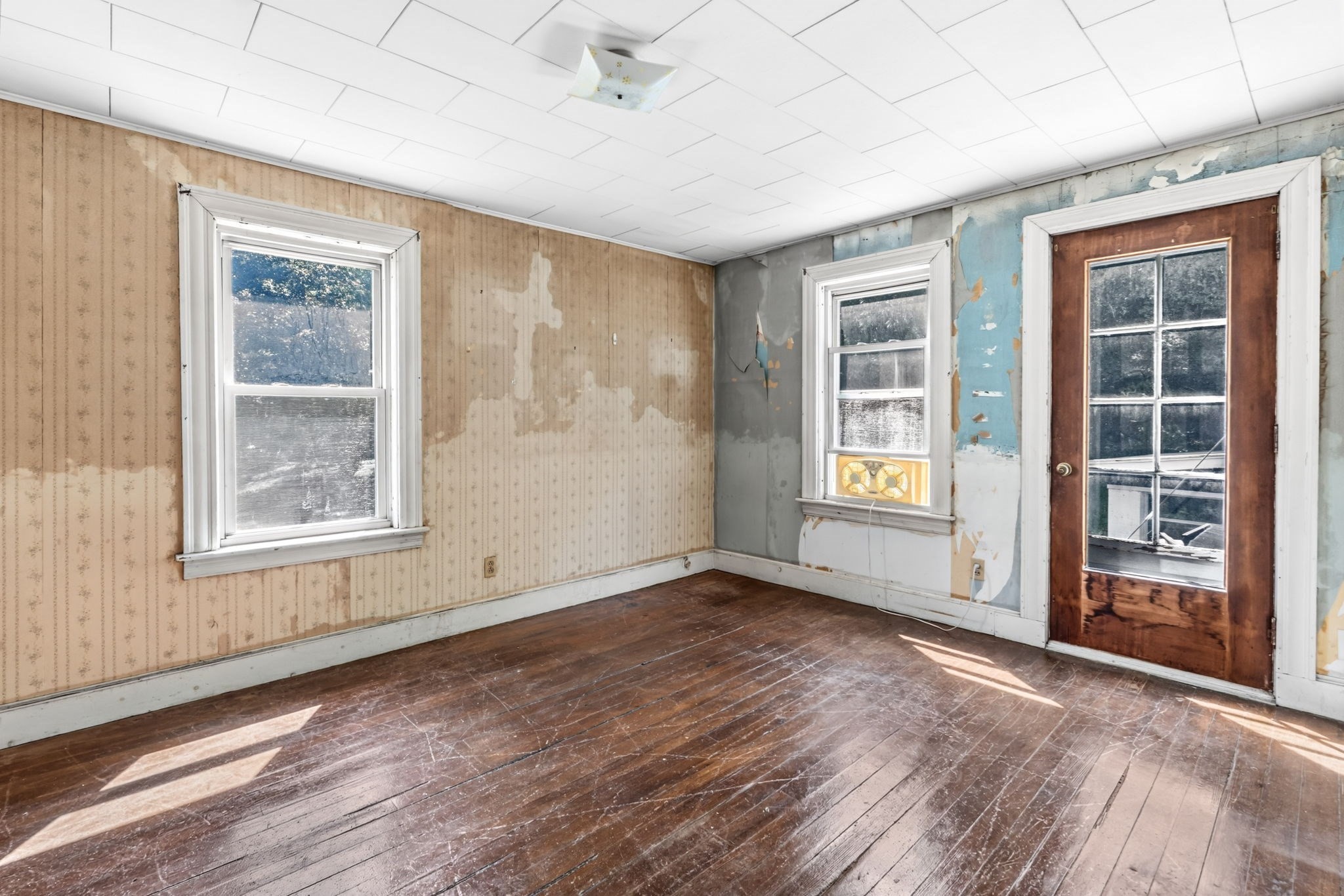 8 Underwood Ave Property Photo 17