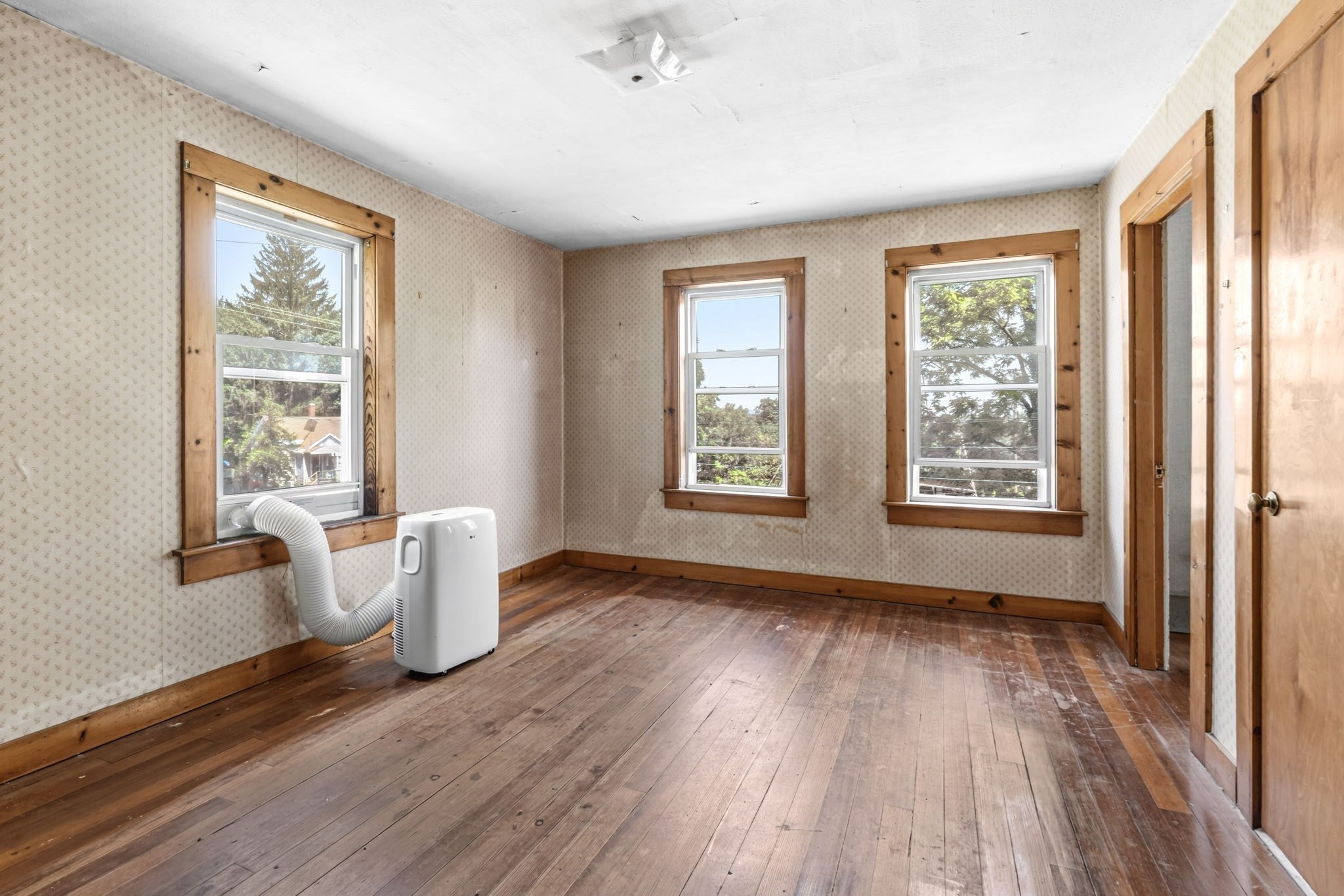 8 Underwood Ave Property Photo 19