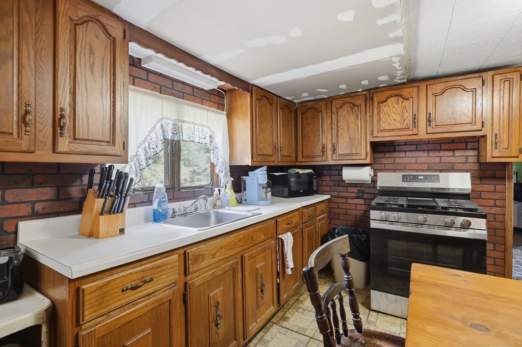 101 Whitins Rd Property Photo 4