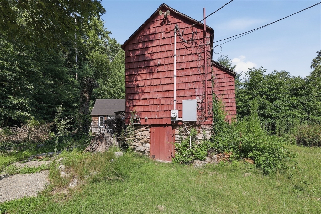 101 Whitins Rd Property Photo 23