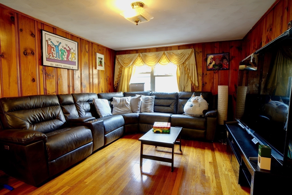 79 Pratt Ave Property Photo 9