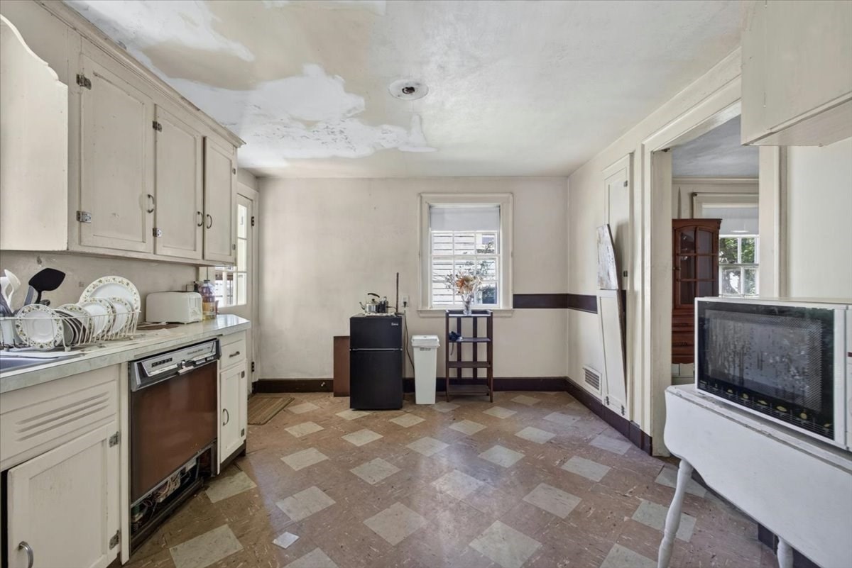 25 Leland Rd Property Photo 5