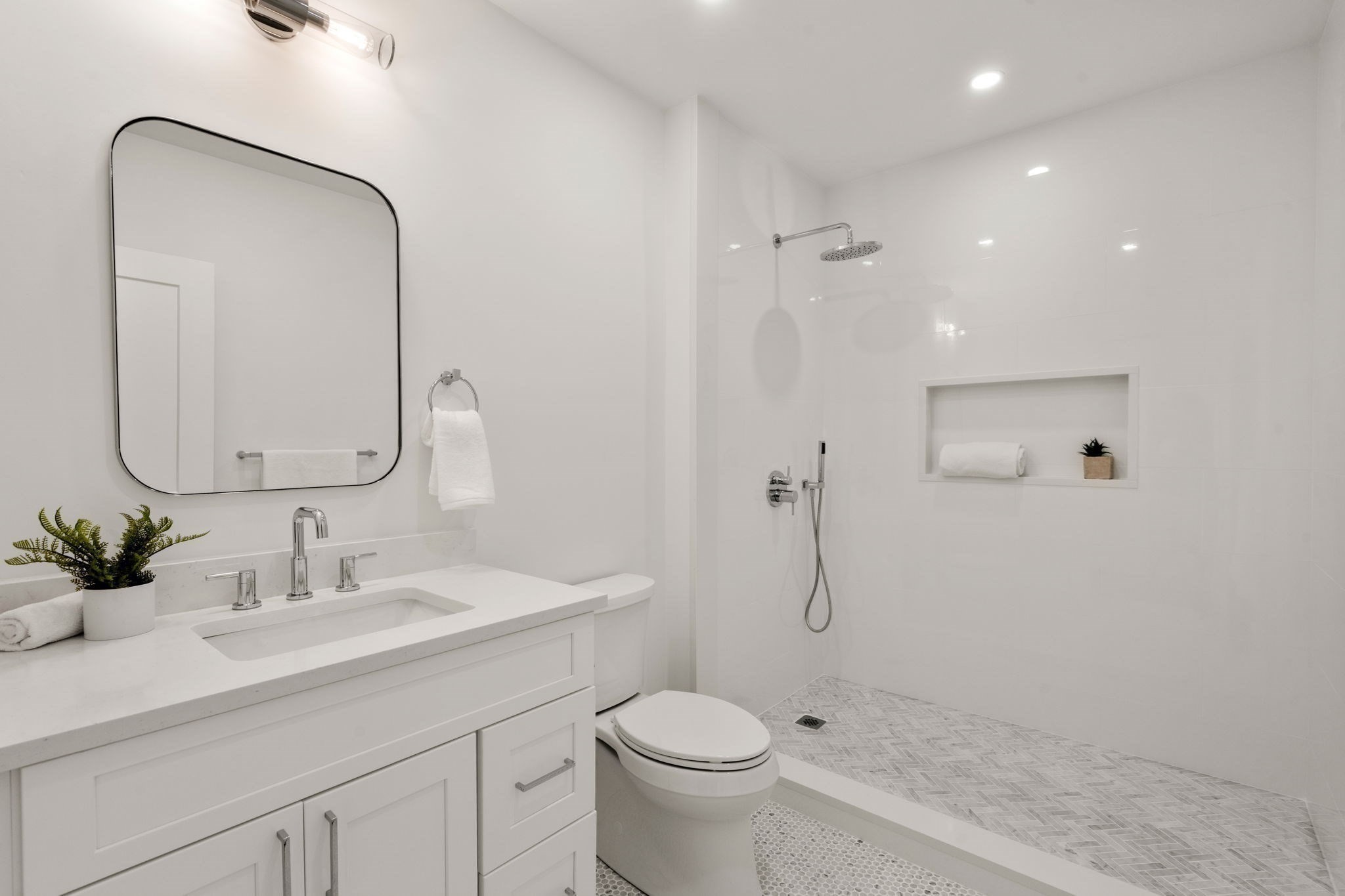 220 Sycamore Street # 2 Property Photo 19