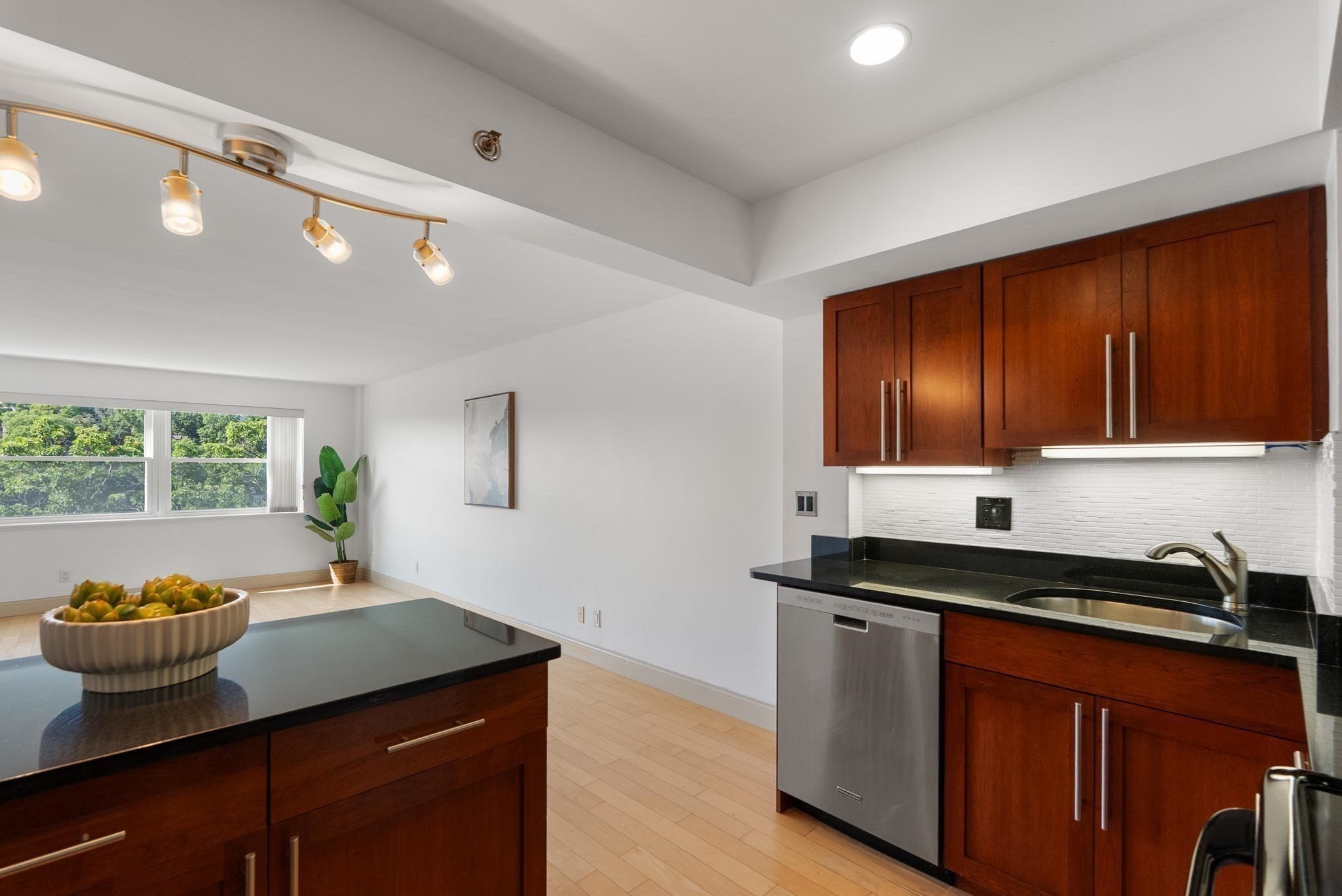 1600 Beacon St # 902 Property Photo 6
