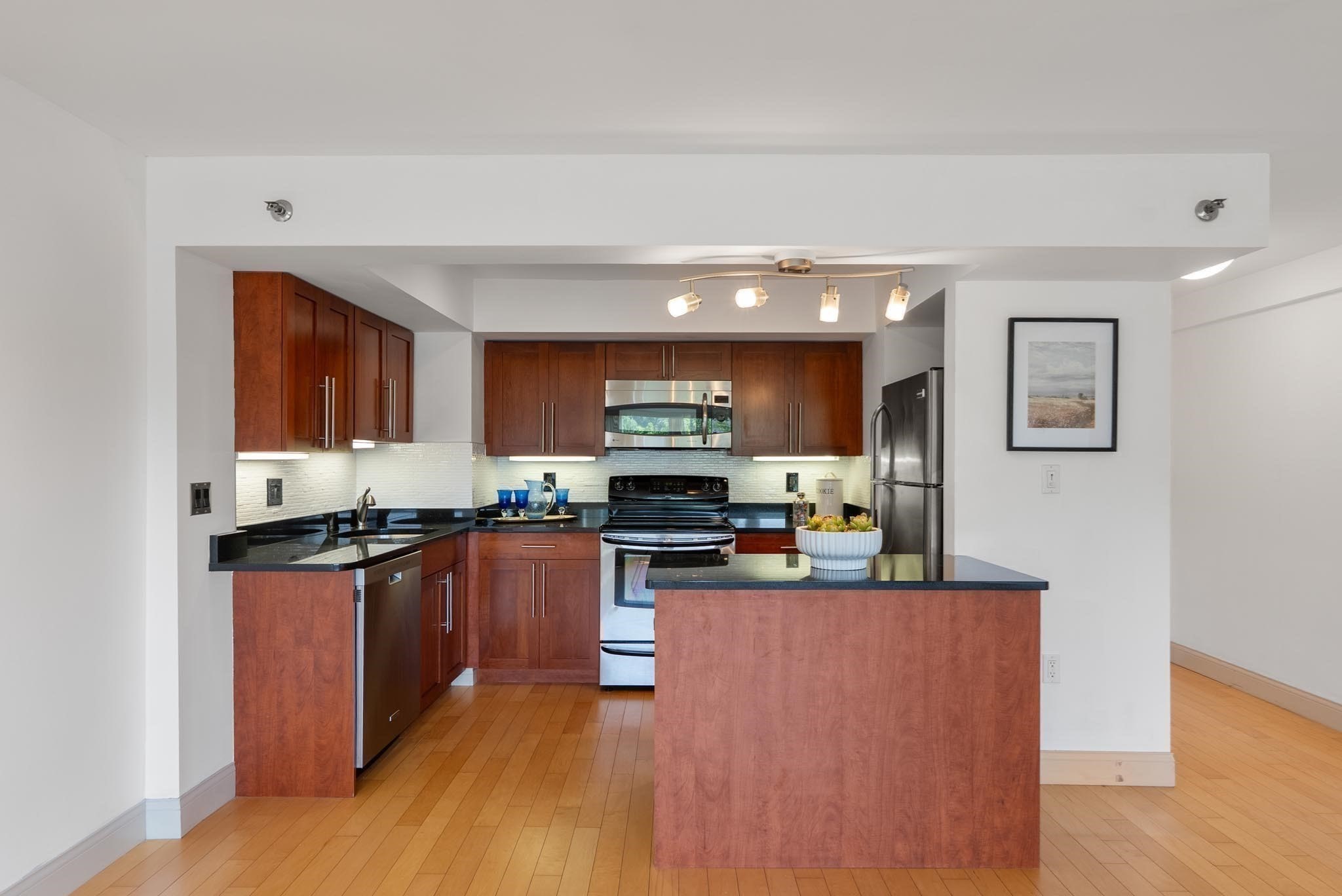 1600 Beacon St # 902 Property Photo 20